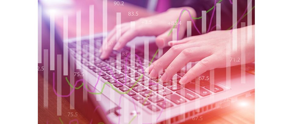 Agents publics : en 2018, entrez dans le monde du numérique. C'est le projet du moment : la modernisation de l’action publique à l’horizon 2022 et, avec elle, la « transformation numérique ». L'objectif : adapter les infrastructures, proposer de nouveaux services numériques, dématérialiser les démarches... Un « big bang » qui peut paraître angoissant, mais qui ouvre aussi des possibilités d'évolution de carrière pour les curieux des métiers du numérique. Article Etoile Mag Actualités.