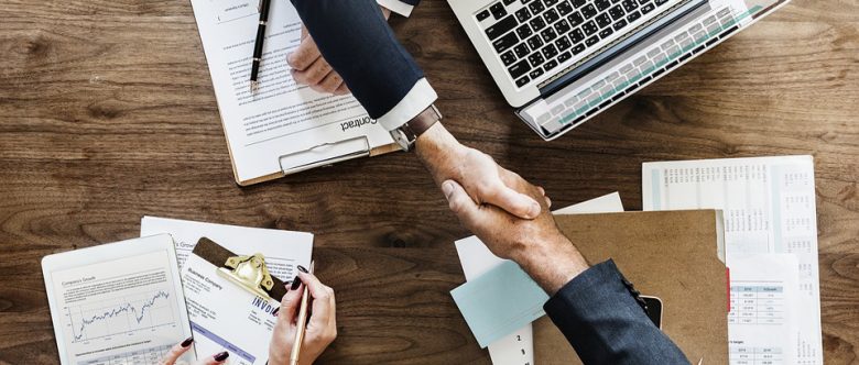 Initiatives : Les DGS et secrétaires de mairie du Sud-Yvelines main dans la main Créée en 2016, une amicale réunit les DGS et secrétaires de mairie du Sud-Yvelines. Pour échanger mais aussi pour faire naître des projets concrets. A lire sur Etoile Mag Actualités.