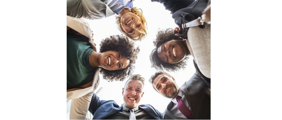 Santé et bien-être au travail : le nouveau credo des managers ? Dans un contexte extrêmement contraint en matière de rémunération des agents, les managers publics investissent encore plus fortement la santé au travail comme levier d'innovation managériale. C'est le constat tiré de la 20e étude de l'OST publiée en juillet 2018. Article Etoile Mag Actualités